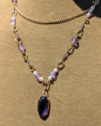 Amethyst &amp; synthetic beaded necklace.